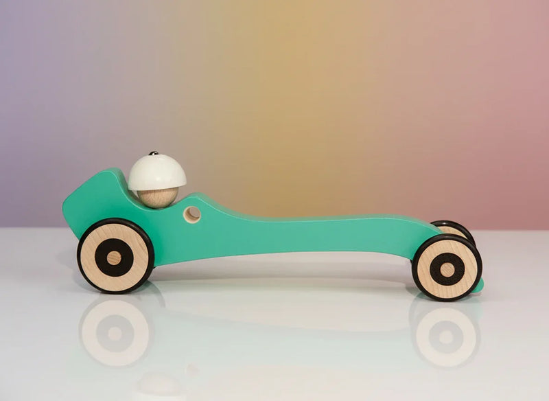 Autotop Turquoise, voiture toupie en bois par Gonzalo Arbutti – photo 2